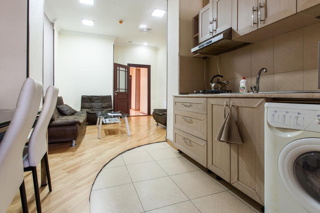 Sweet Home Apartment Тбілісі Номер фото